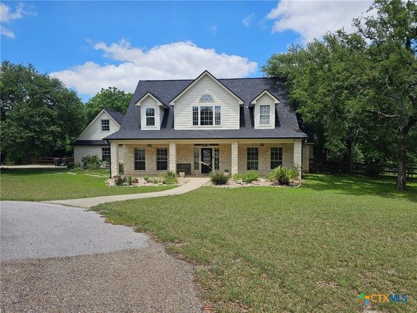 1060 Great Oaks Drive, Salado, TX 76571