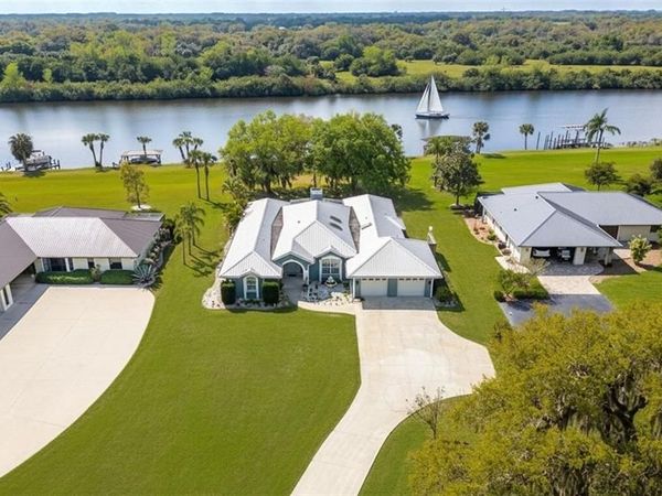 1261 Riverbend DR , LABELLE, FL 33935