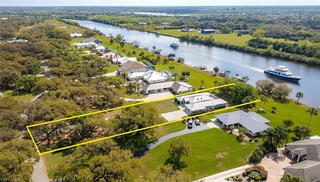 1261 Riverbend Dr, Labelle, FL 33935 Photo