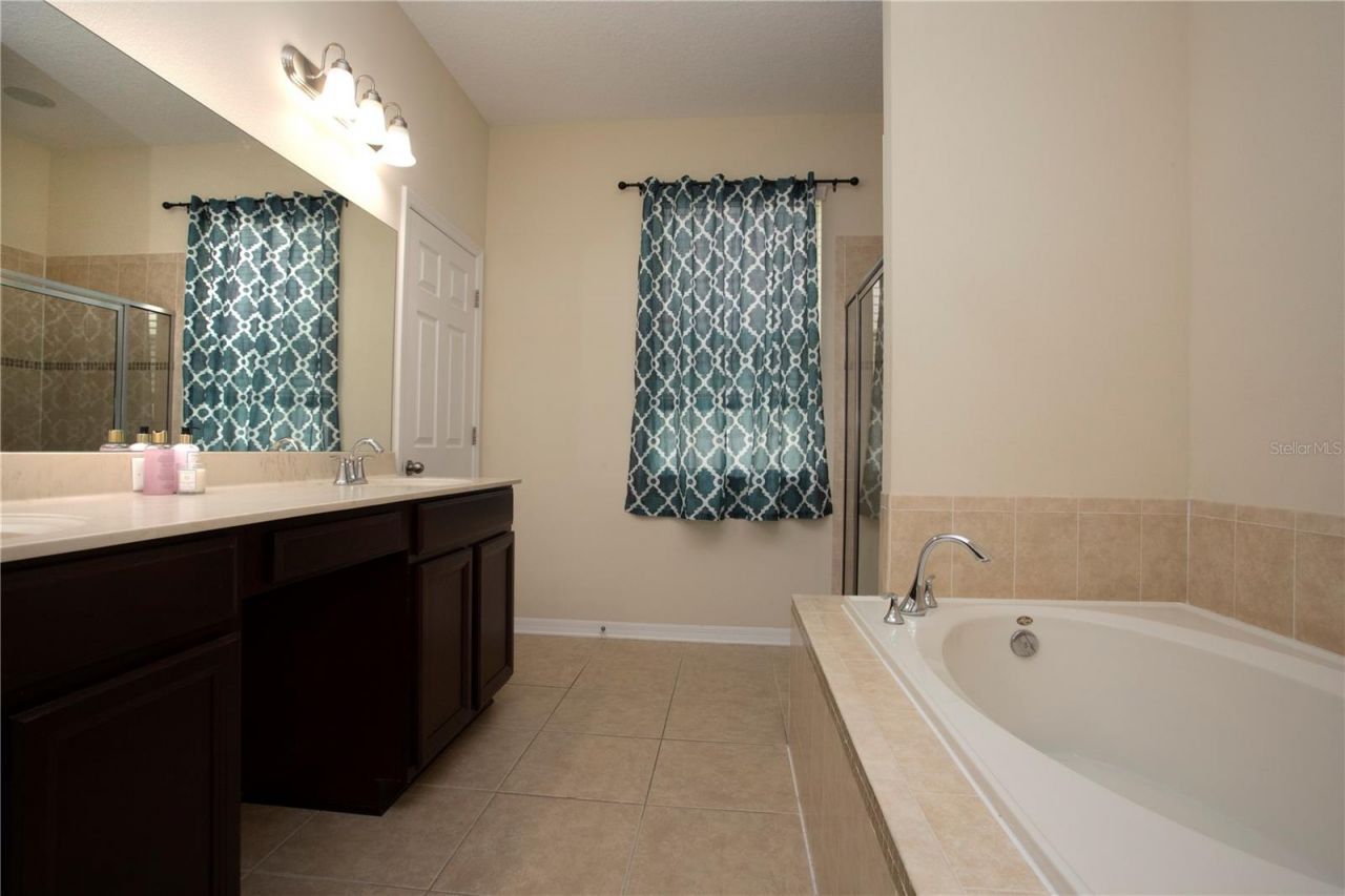1319 Rowantree Drive , Dover, FL 33527 Photo