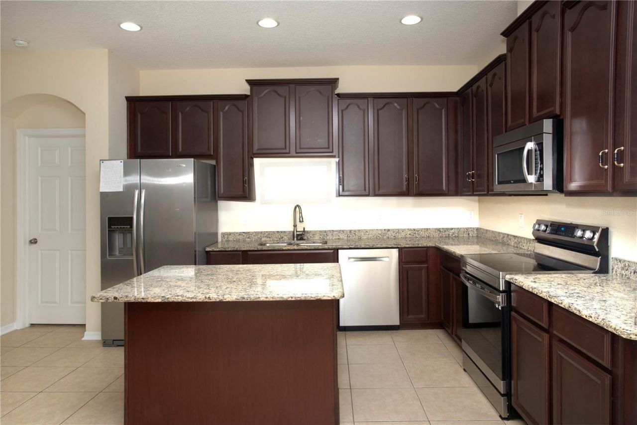 1319 Rowantree Drive , Dover, FL 33527 Photo