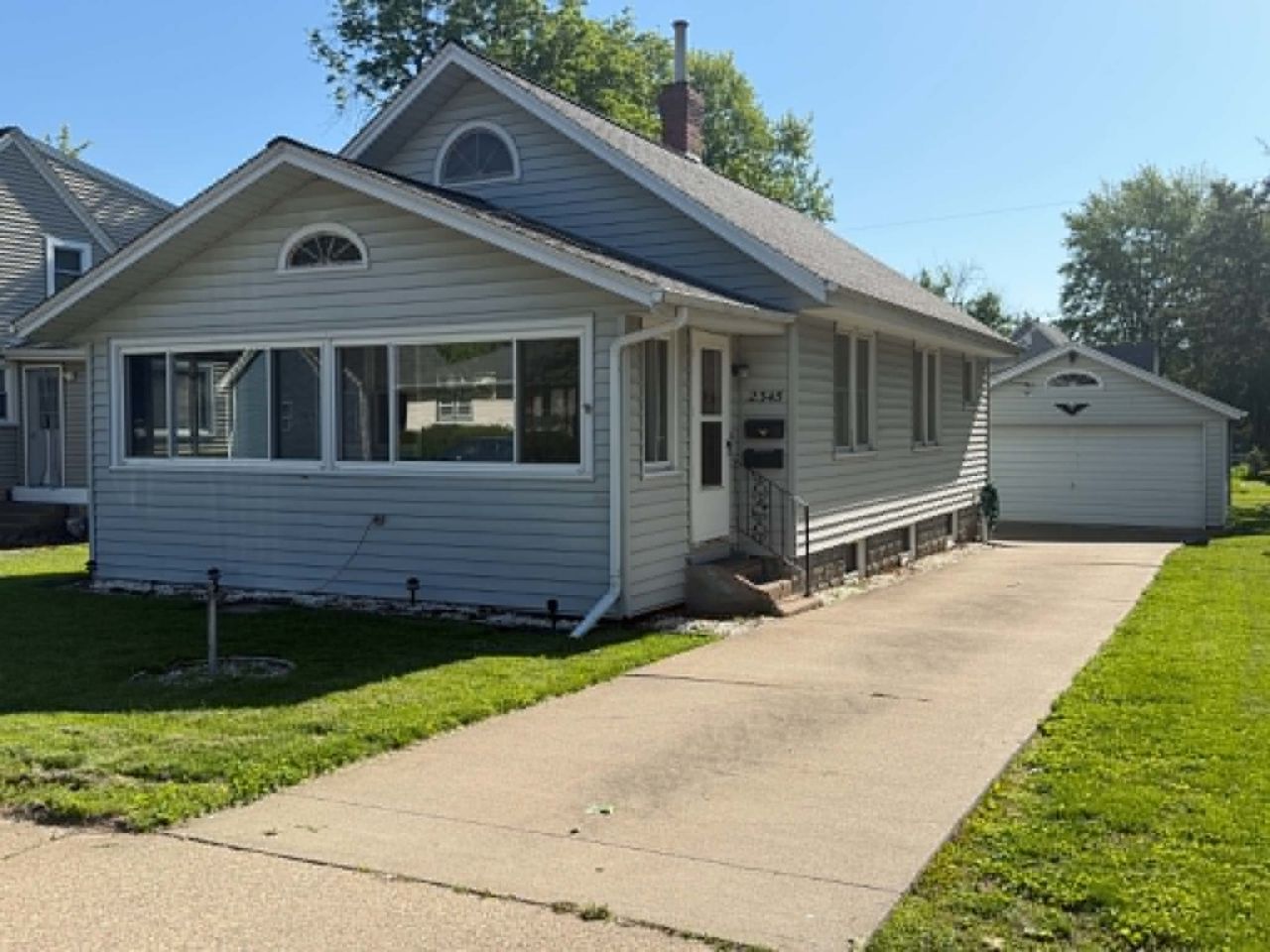 2345 Dunham Street, Clinton, IA 52732 Main Photo