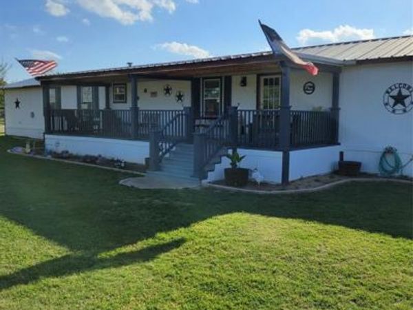 608 Chestnut St. Street, Cross Plains, TX 76443