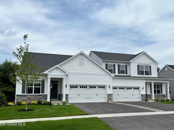 9 Wistmans Way, Saratoga Springs, NY 12866