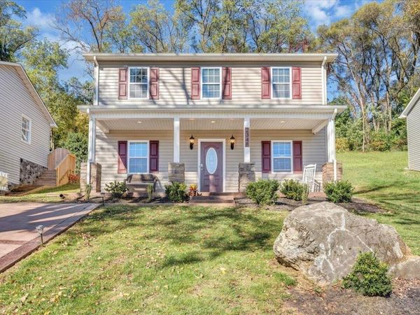 2348 Locust Grove CIR NE, Roanoke, VA 24012
