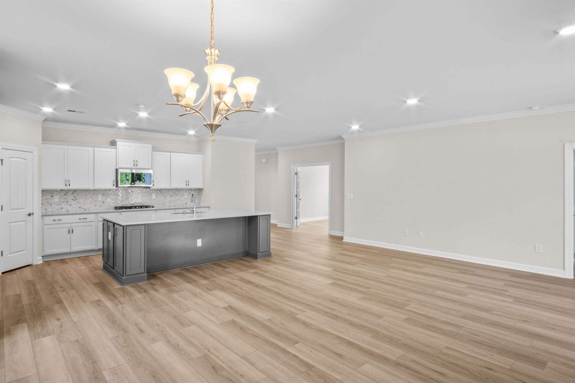199 Broughton Dr. Photo 4