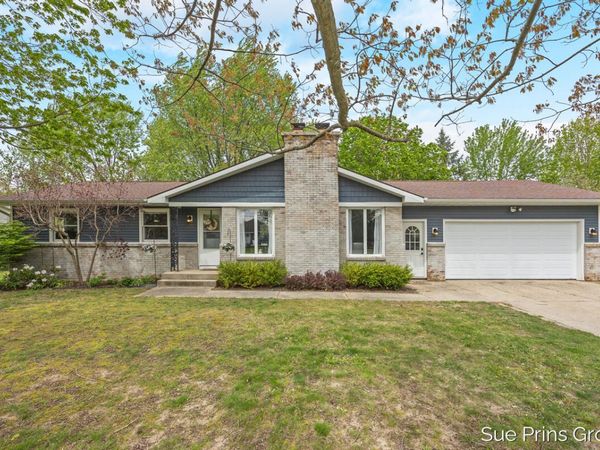 2595 Rosewood Street, Jenison, MI 49428