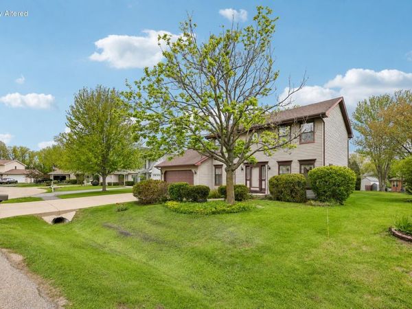 856 Uhen Ct, Burlington, WI 53105