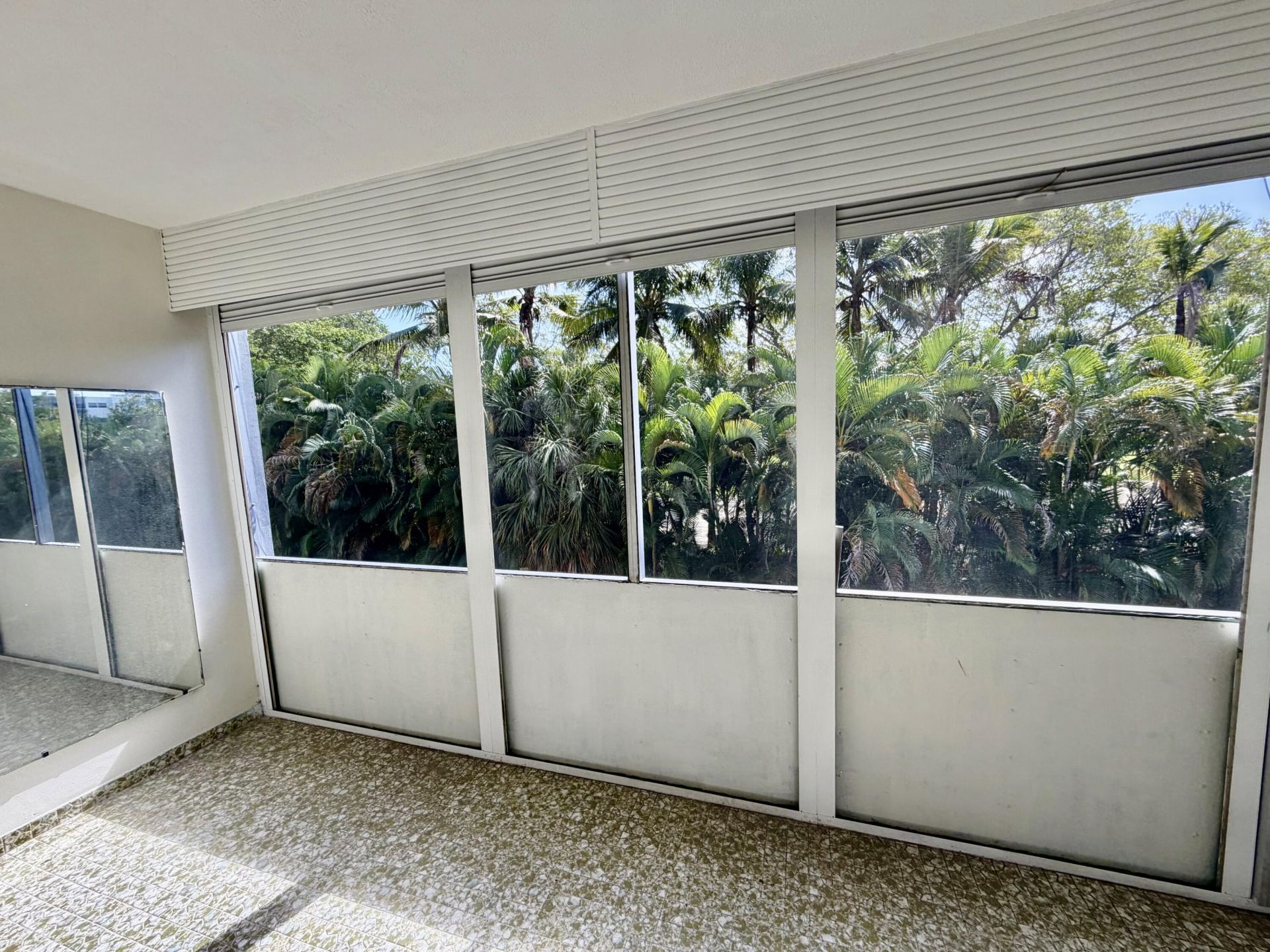 1000 NE 14th Avenue, Unit 304, Hallandale Beach, FL 33009 Photo