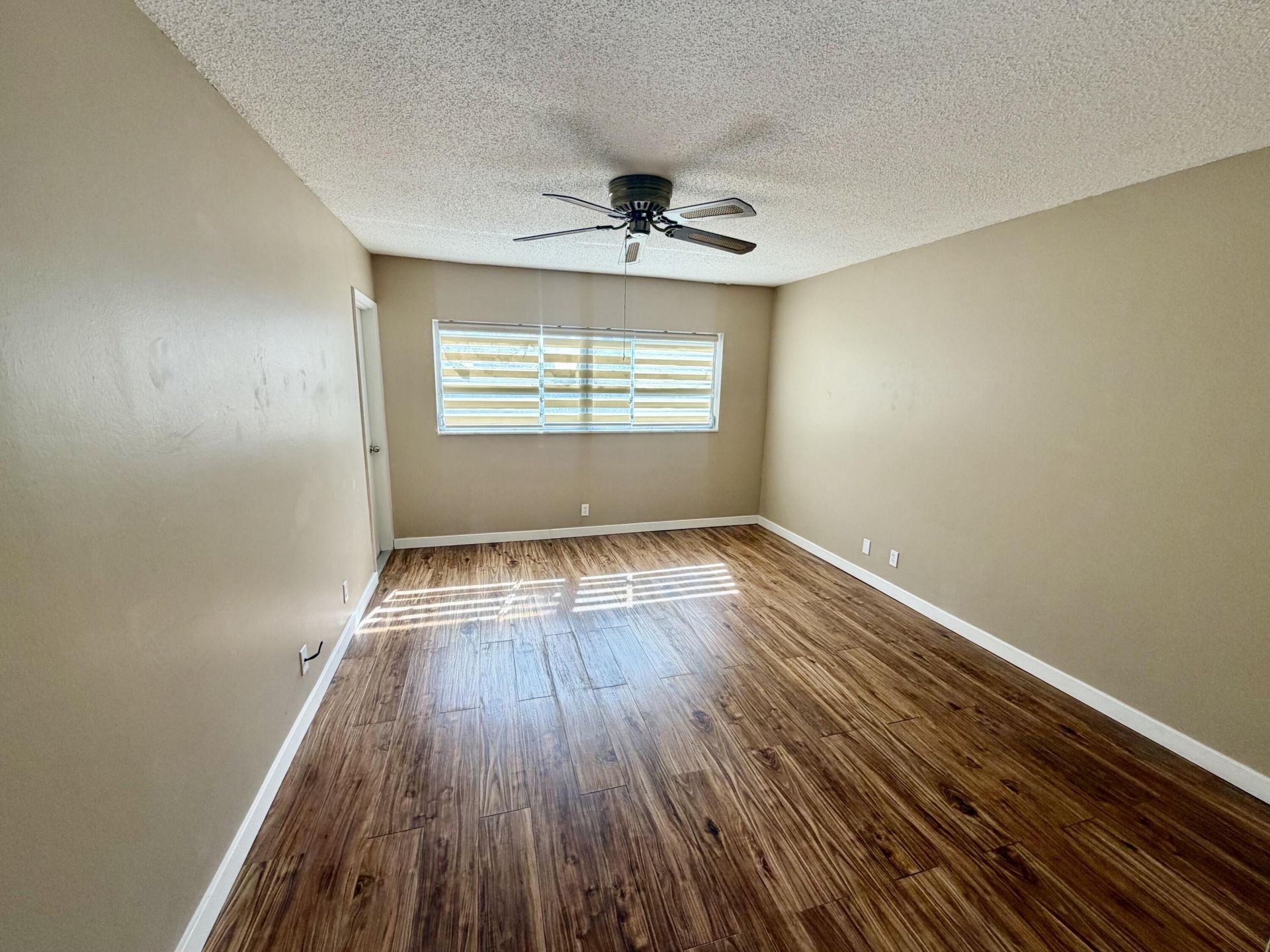 1000 NE 14th Avenue, Unit 304, Hallandale Beach, FL 33009 Photo