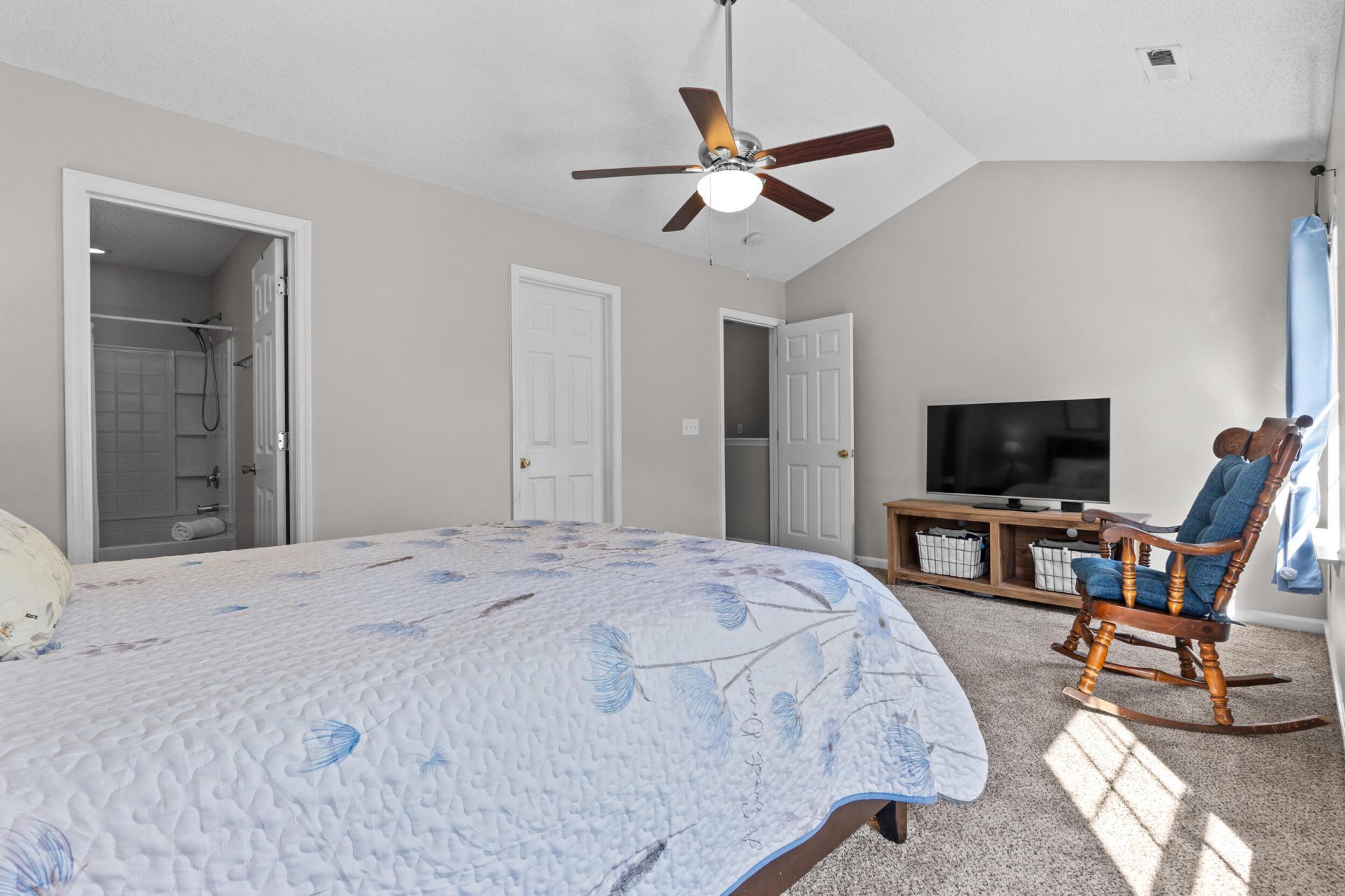 106 Madison Court Photo 15