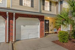 106 Madison Court photo 4