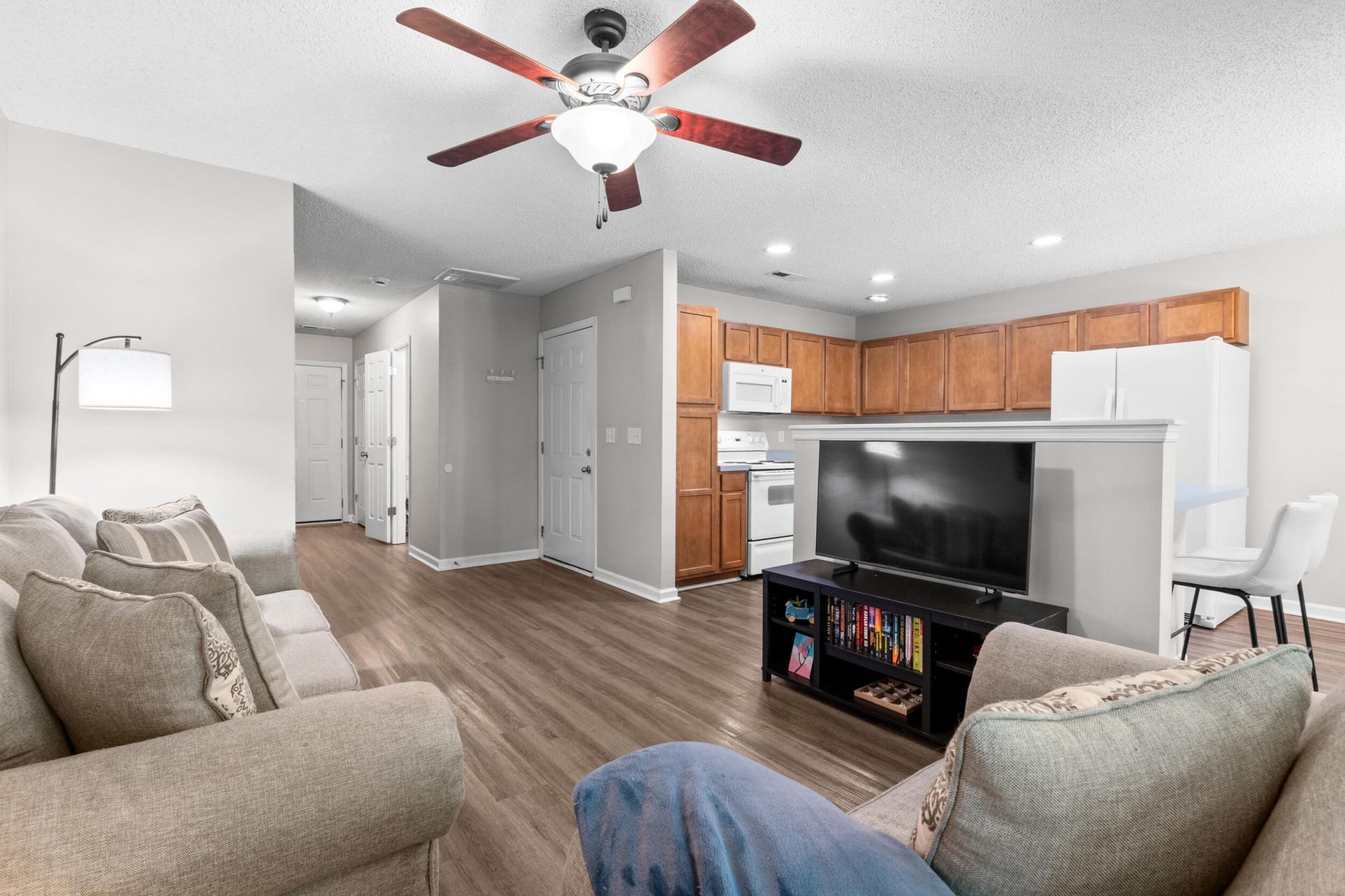 106 Madison Court Photo 7