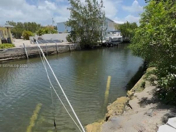 22963 Anne Bonny Ln, Sugarloaf, FL 33042