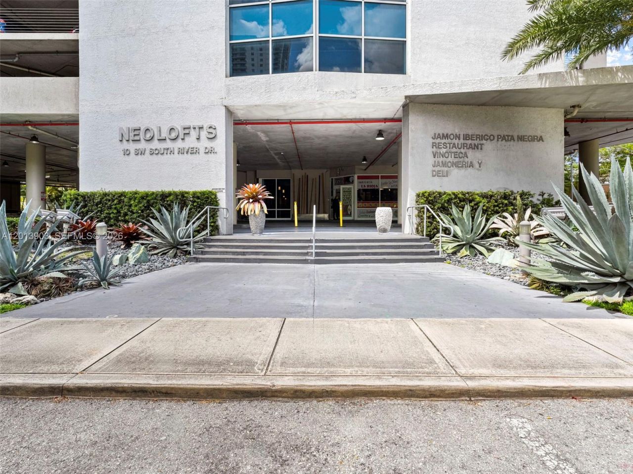 10 SW South River Dr , Unit 1506, Miami, FL 33130 Photo