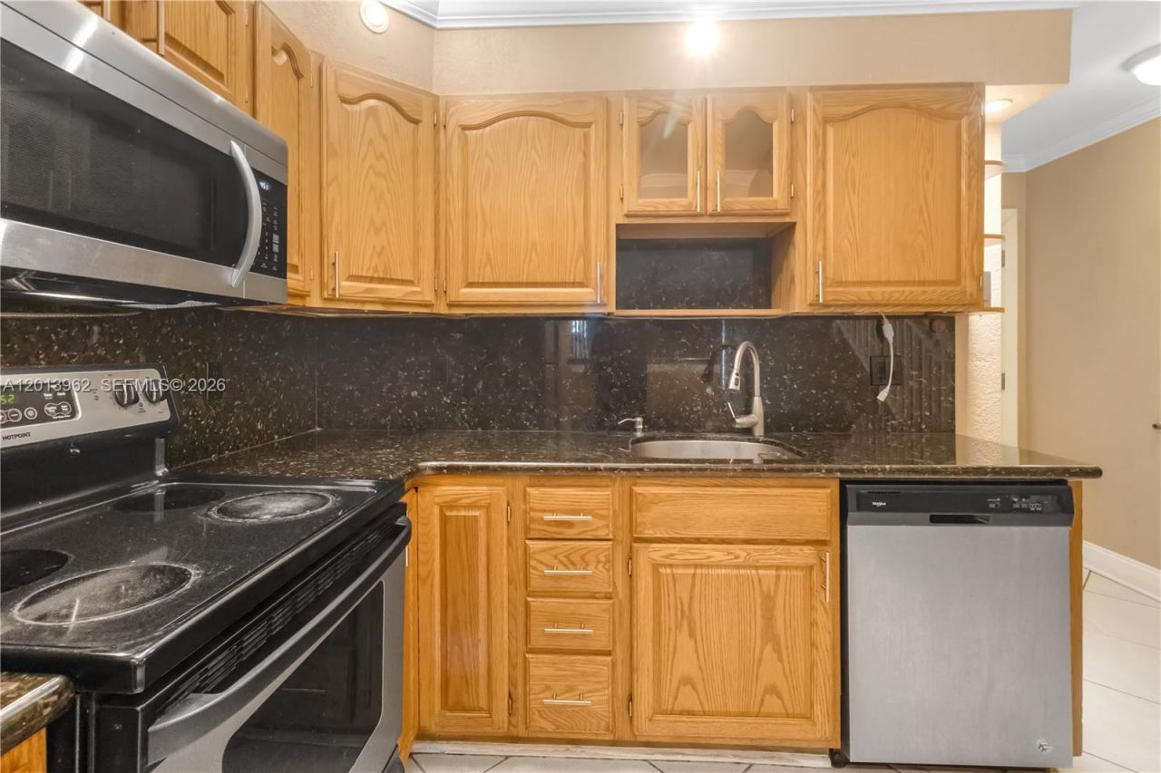 15385 S Dixie Hwy 4 Hwy, Palmetto Bay, FL 33157 Photo