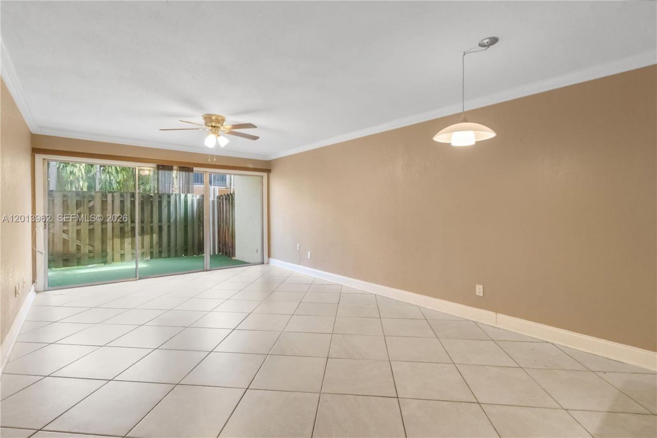 15385 S Dixie Hwy 4 Hwy, Palmetto Bay, FL 33157 Photo