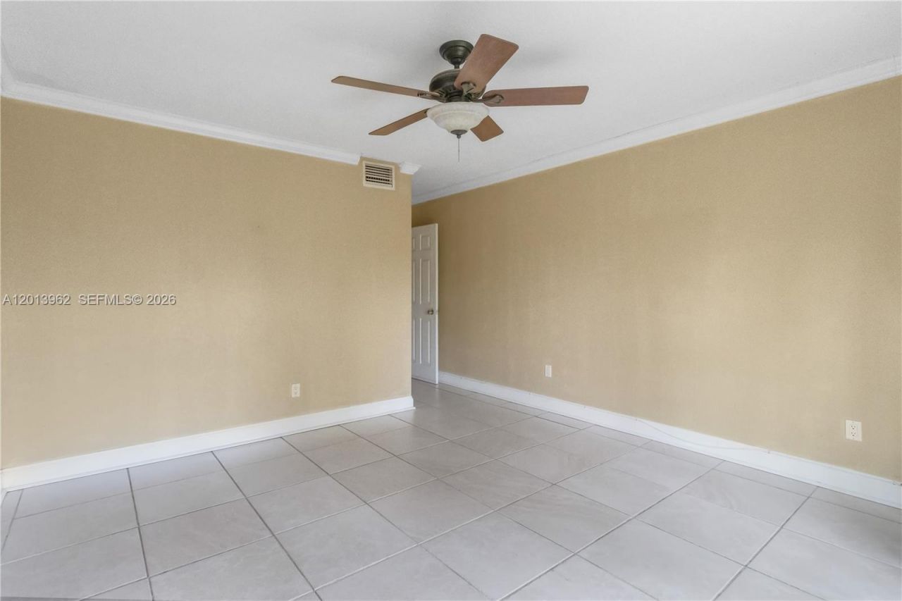 15385 S Dixie Hwy 4 Hwy, Palmetto Bay, FL 33157 Photo