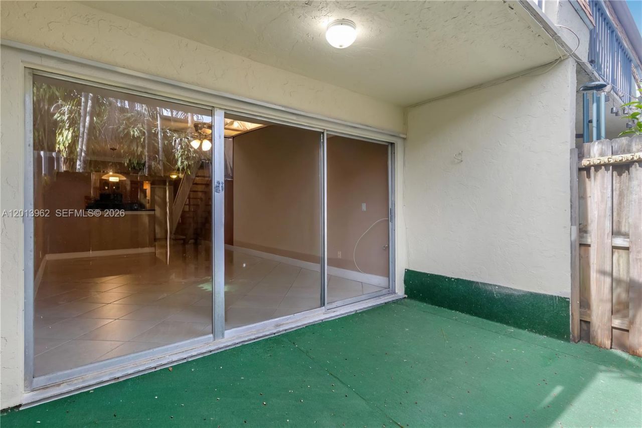 15385 S Dixie Hwy 4 Hwy, Palmetto Bay, FL 33157 Photo