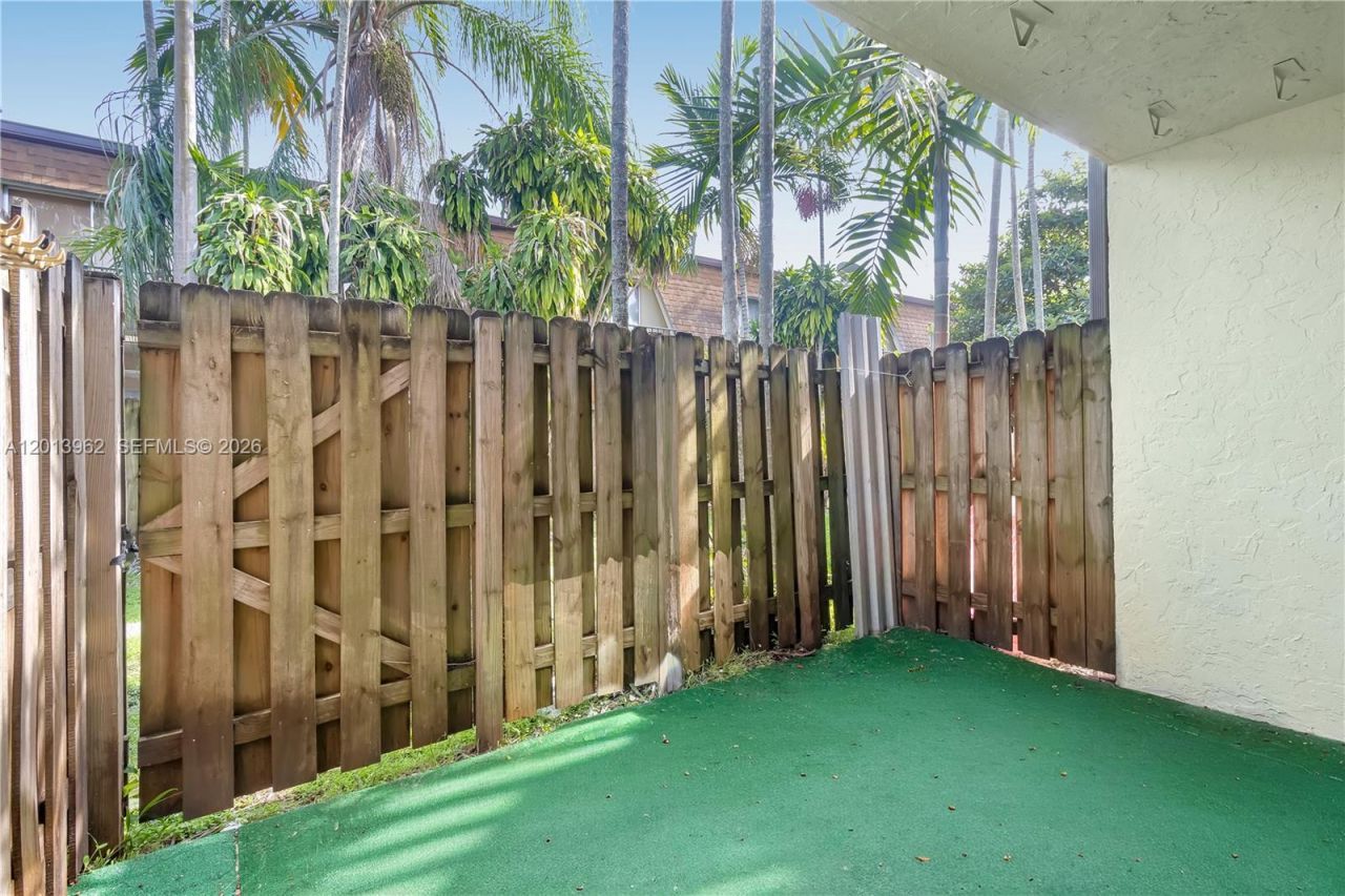 15385 S Dixie Hwy 4 Hwy, Palmetto Bay, FL 33157 Photo