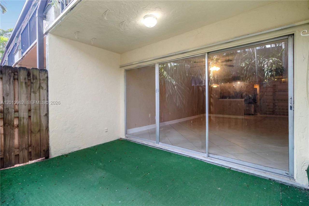 15385 S Dixie Hwy 4 Hwy, Palmetto Bay, FL 33157 Photo