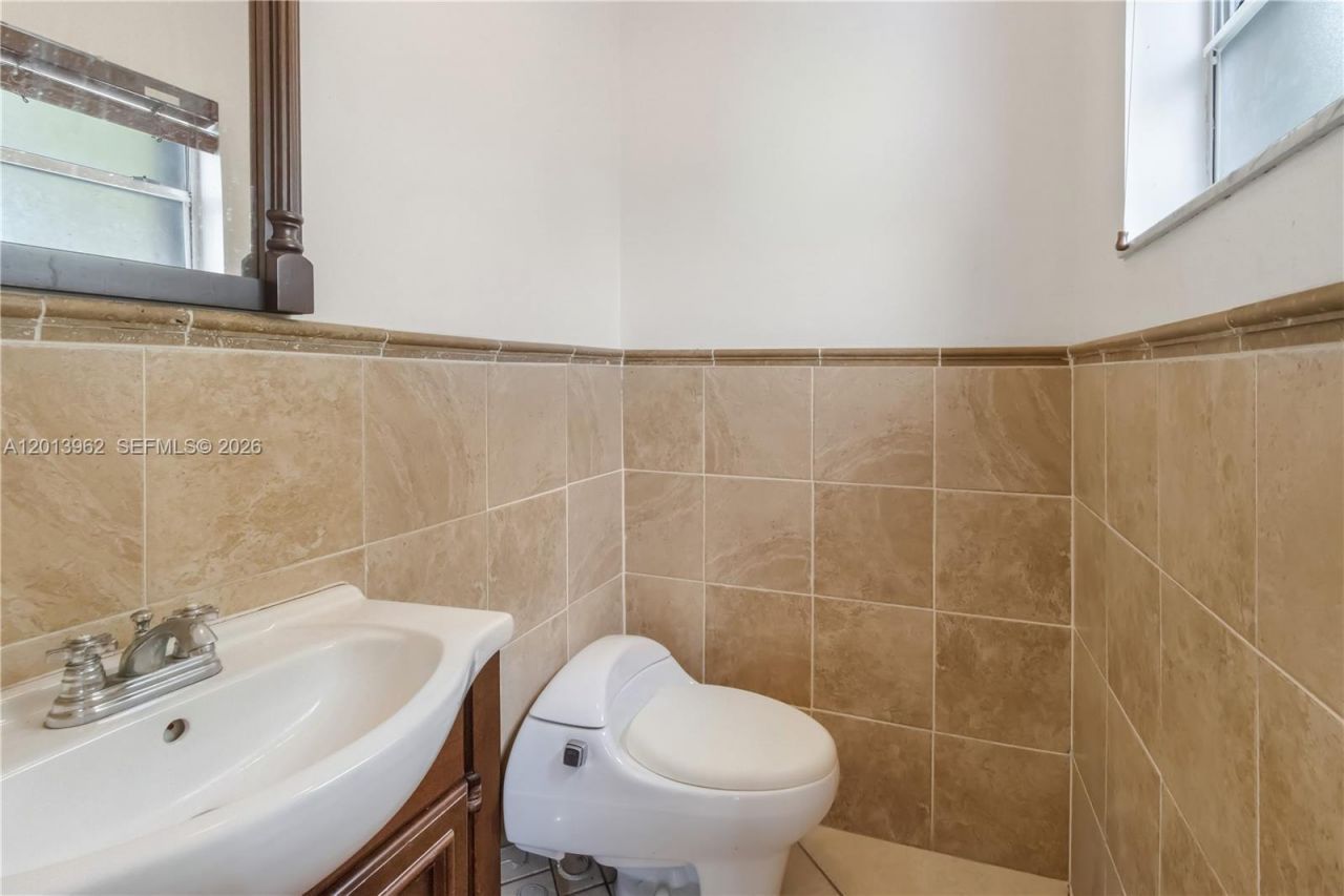 15385 S Dixie Hwy 4 Hwy, Palmetto Bay, FL 33157 Photo