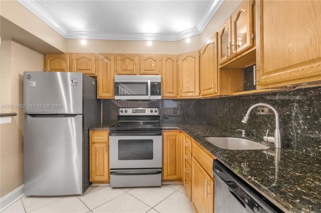 15385 S Dixie Hwy 4 Hwy, Palmetto Bay, FL 33157 Photo