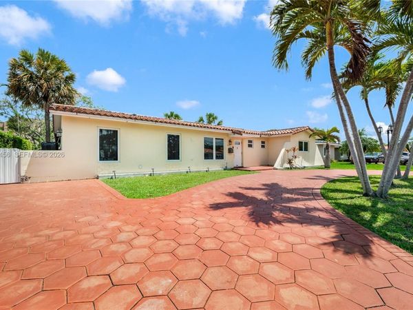 10315 SW 26th Ter , Miami, FL 33165