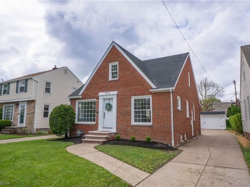 6815 Dartworth Drive, Parma, OH 44129 Photo 3