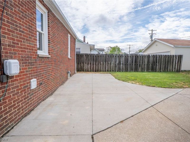 6815 Dartworth Drive, Parma, OH 44129 Photo 38