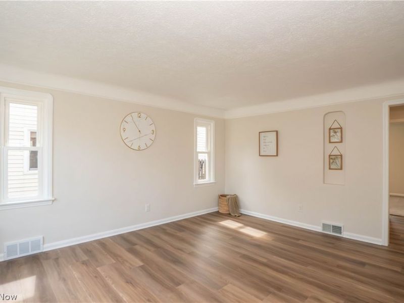 6815 Dartworth Drive, Parma, OH 44129 Photo 8