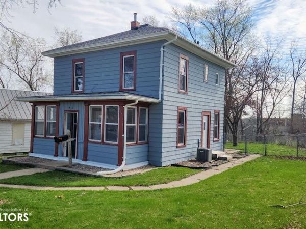 410 Clinton Street, Charles City, IA 50616