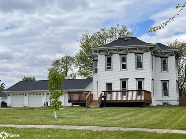 925 Reed Street, Grinnell, IA 50112