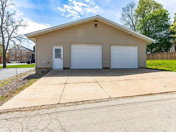 308 Montgomery Street, Dodgeville, WI 53533