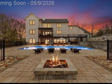 65565 Dequindre Road, Oakland Twp, MI 48363