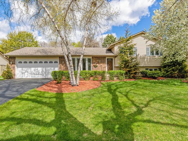 9644 107th Avenue N, Maple Grove, MN 55369