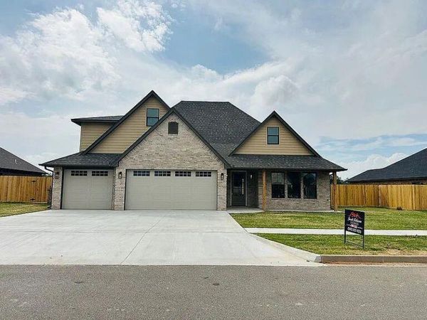 3405 Hogan Drive, Weatherford, OK 73096