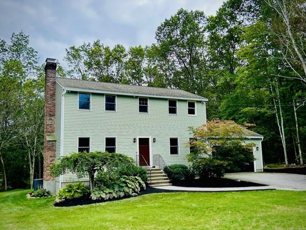 87 West St, Westford, MA 01886