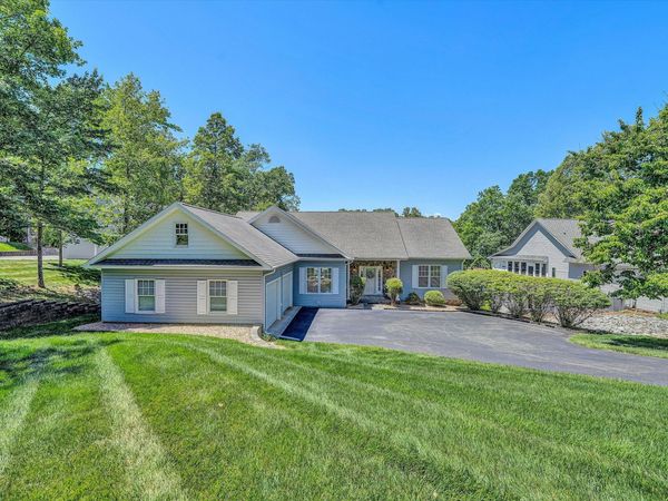 387 Channelview DR, Moneta, VA 24121