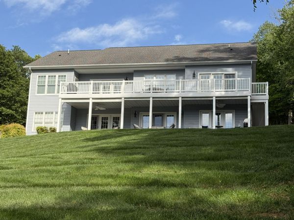 387 Channelview DR , Moneta, VA 24121