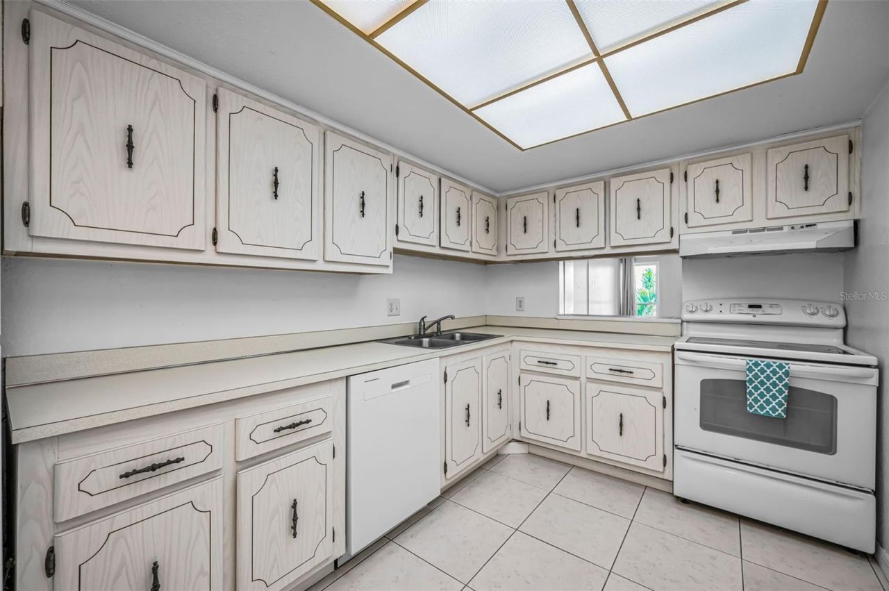 4908 38th Way S, Unit 204, Saint Petersburg, FL 33711 Photo