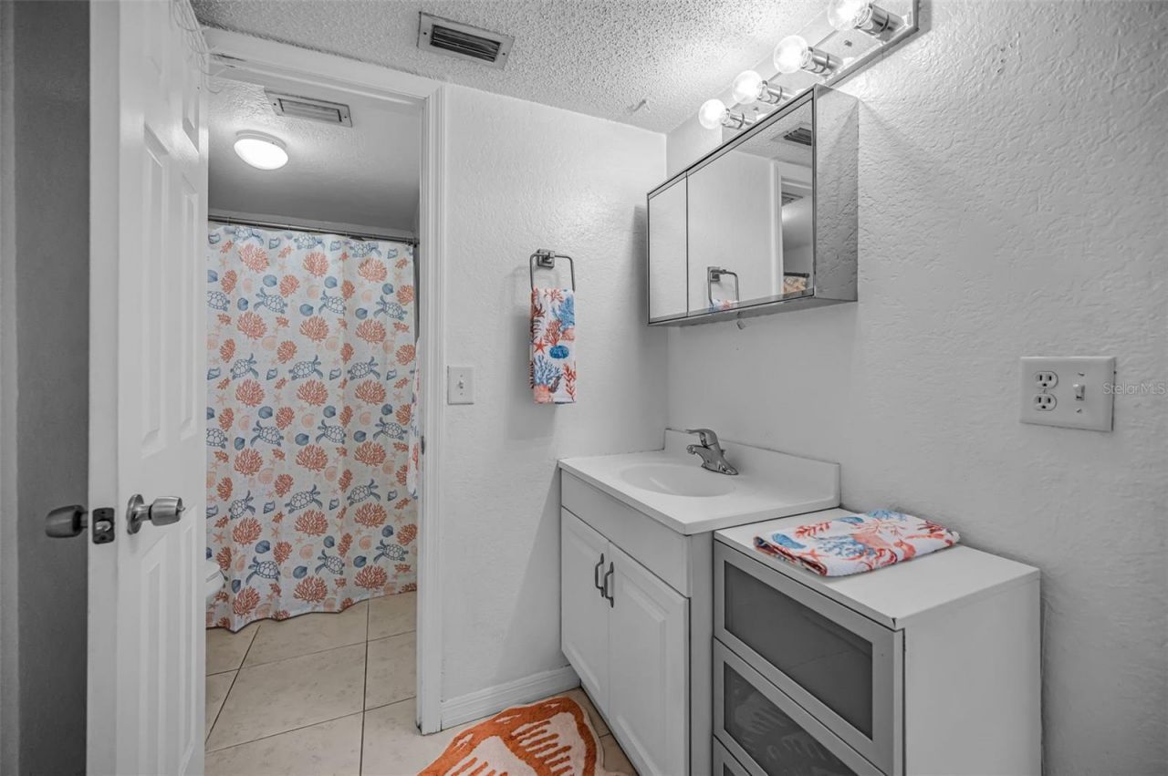 4908 38th Way S, Unit 204, Saint Petersburg, FL 33711 Photo