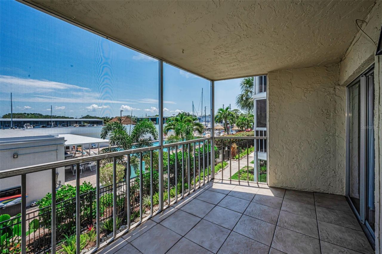 4908 38th Way S, Unit 204, Saint Petersburg, FL 33711 Photo