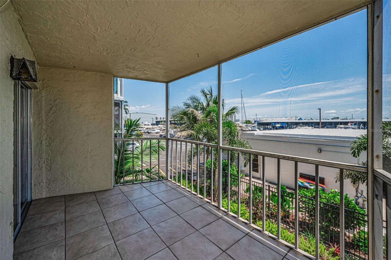 4908 38th Way S, Unit 204, Saint Petersburg, FL 33711 Photo