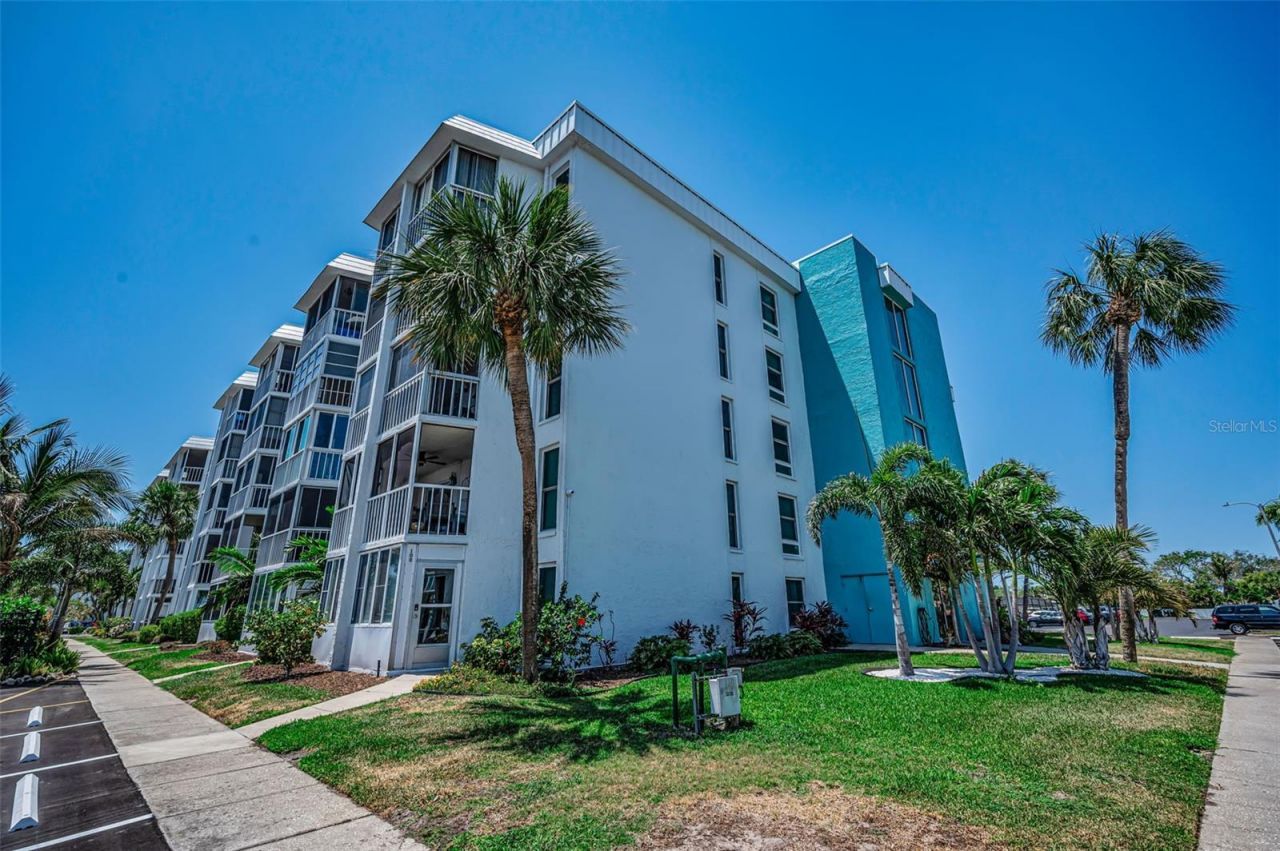 4908 38th Way S, Unit 204, Saint Petersburg, FL 33711 Photo