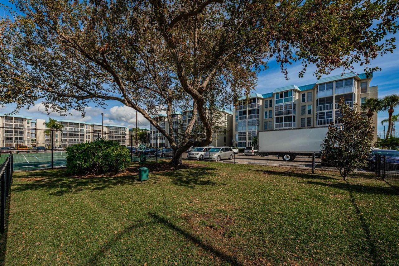 4908 38th Way S, Unit 204, Saint Petersburg, FL 33711 Photo