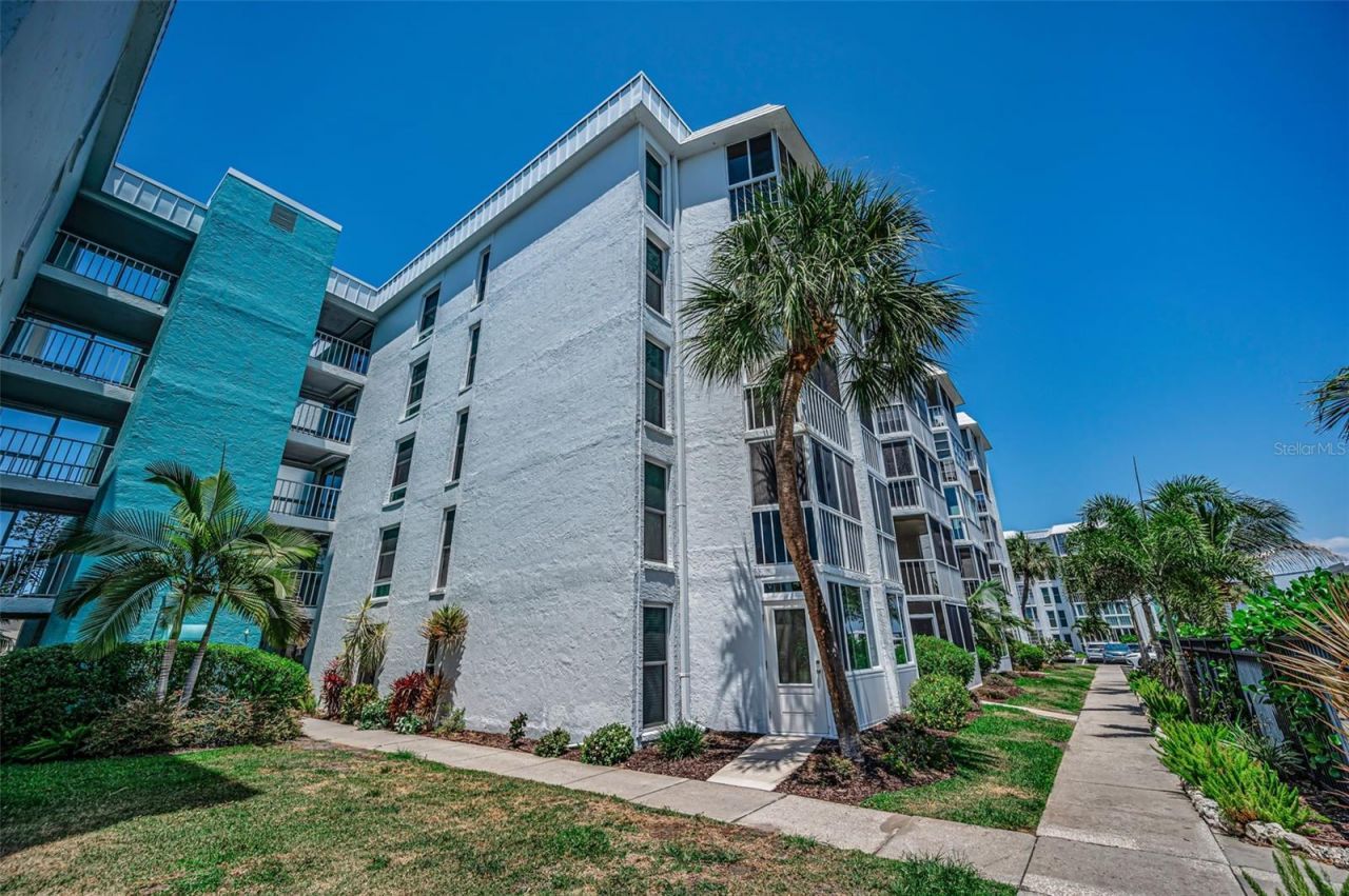 4908 38th Way S, Unit 204, Saint Petersburg, FL 33711 Photo