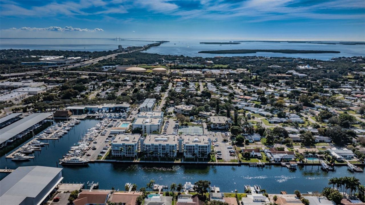 4908 38th Way S, Unit 204, Saint Petersburg, FL 33711 Photo