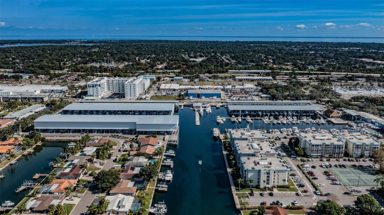 4908 38th Way S, Unit 204, Saint Petersburg, FL 33711 Photo
