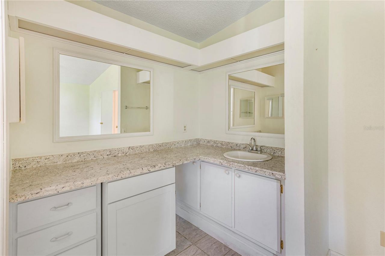 1114 Paradise Drive, Lady Lake, FL 32159 Photo